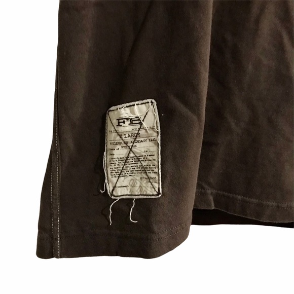 FUBU Vintage NY Built on a Legacy City of Iron Men’s Brown T-Shirt Size XL - Picture 3 of 13